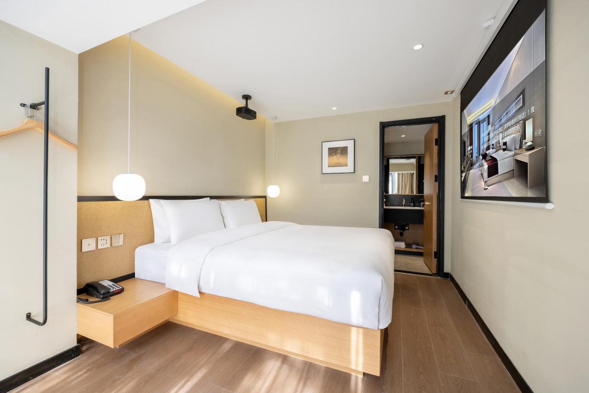 Beijing Tangfu Nanluoguxiang Wang Fu Jing Forbidden City Snack Street Hotel,1 Stop Walking To Airport Express,3 Stop To Tiananmen&Free Laundry Dry Service &Professional Free Tour Ticket Service With English Speaking Staff 外观 照片