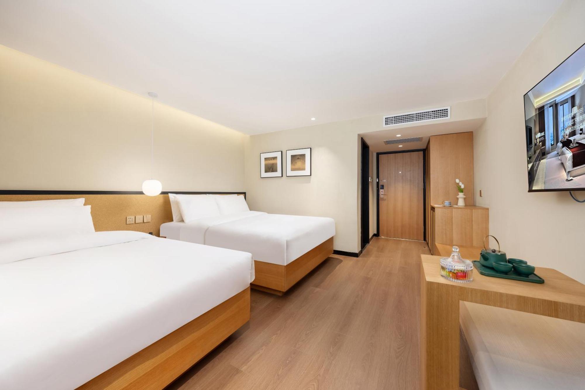 Beijing Tangfu Nanluoguxiang Wang Fu Jing Forbidden City Snack Street Hotel,1 Stop Walking To Airport Express,3 Stop To Tiananmen&Free Laundry Dry Service &Professional Free Tour Ticket Service With English Speaking Staff 外观 照片