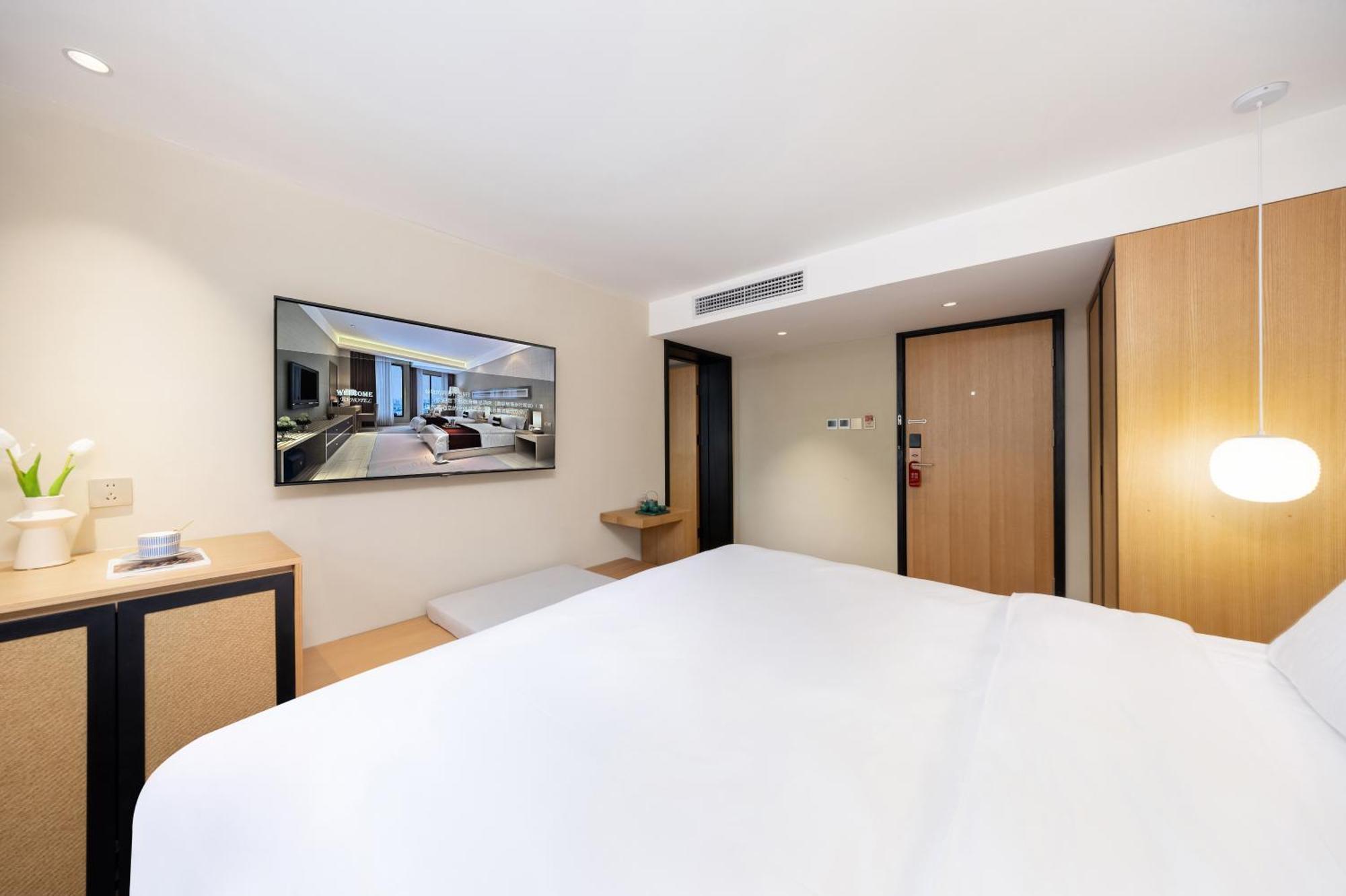 Beijing Tangfu Nanluoguxiang Wang Fu Jing Forbidden City Snack Street Hotel,1 Stop Walking To Airport Express,3 Stop To Tiananmen&Free Laundry Dry Service &Professional Free Tour Ticket Service With English Speaking Staff 外观 照片
