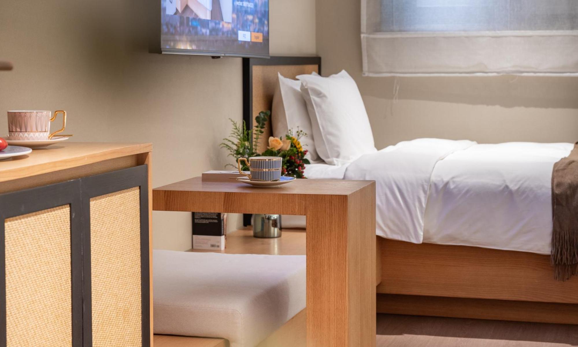 Beijing Tangfu Nanluoguxiang Wang Fu Jing Forbidden City Snack Street Hotel,1 Stop Walking To Airport Express,3 Stop To Tiananmen&Free Laundry Dry Service &Professional Free Tour Ticket Service With English Speaking Staff 外观 照片